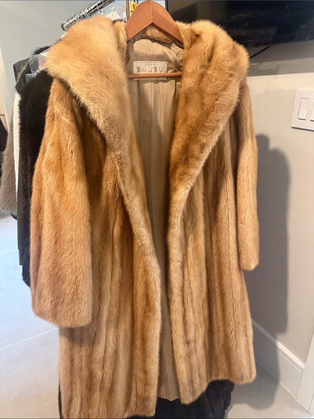 Classic Golden Mink Fur Coat in Warm Tan